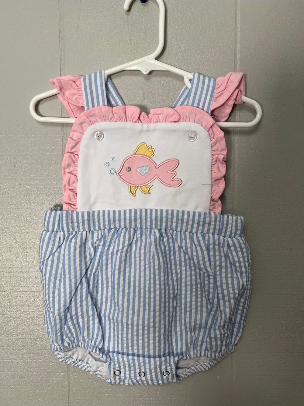 NWOT Stitchy Fish One Piece Outfit Romper 12 Months Blue Pink